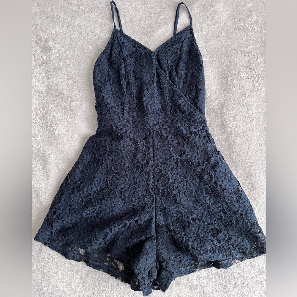 ABERCROMBIE & FITCH LACE ROMPER